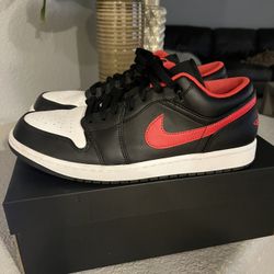 Jordan 1 Low. Like New 