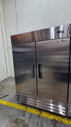 Reach In Refrigerator 