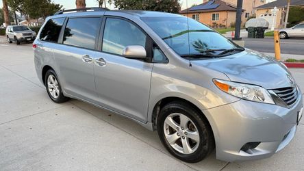 2014 Toyota sienna