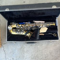 Bundy II 2 Alto saxophone Sax As New Condition
