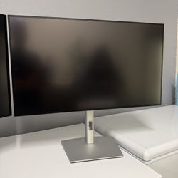 Dell 32” Flat Panel Monitors U3223QE