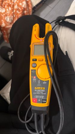 ) Fluke T6-1000 PRO Electrical Tester