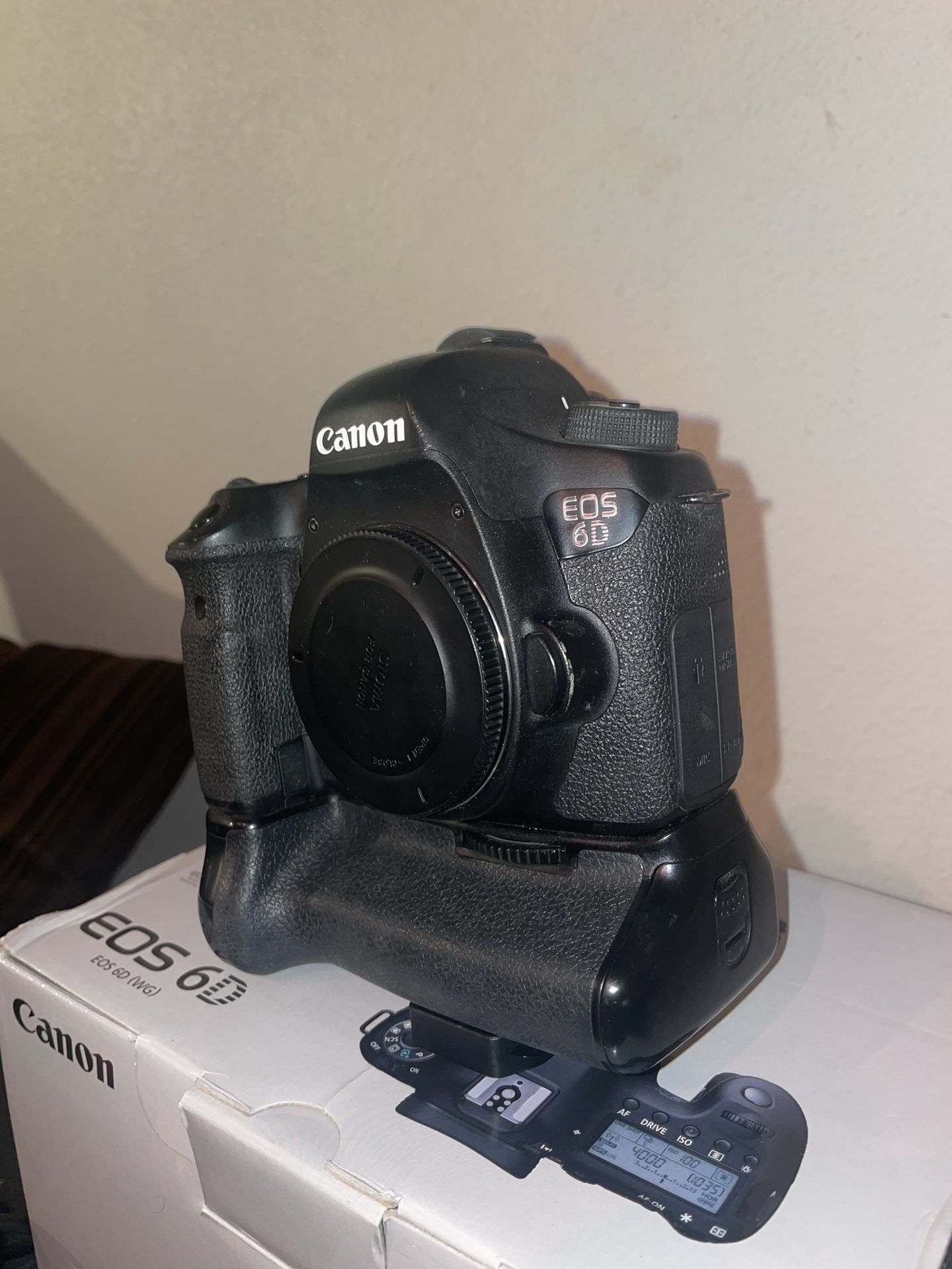 Canon 6D w/ Accessories 
