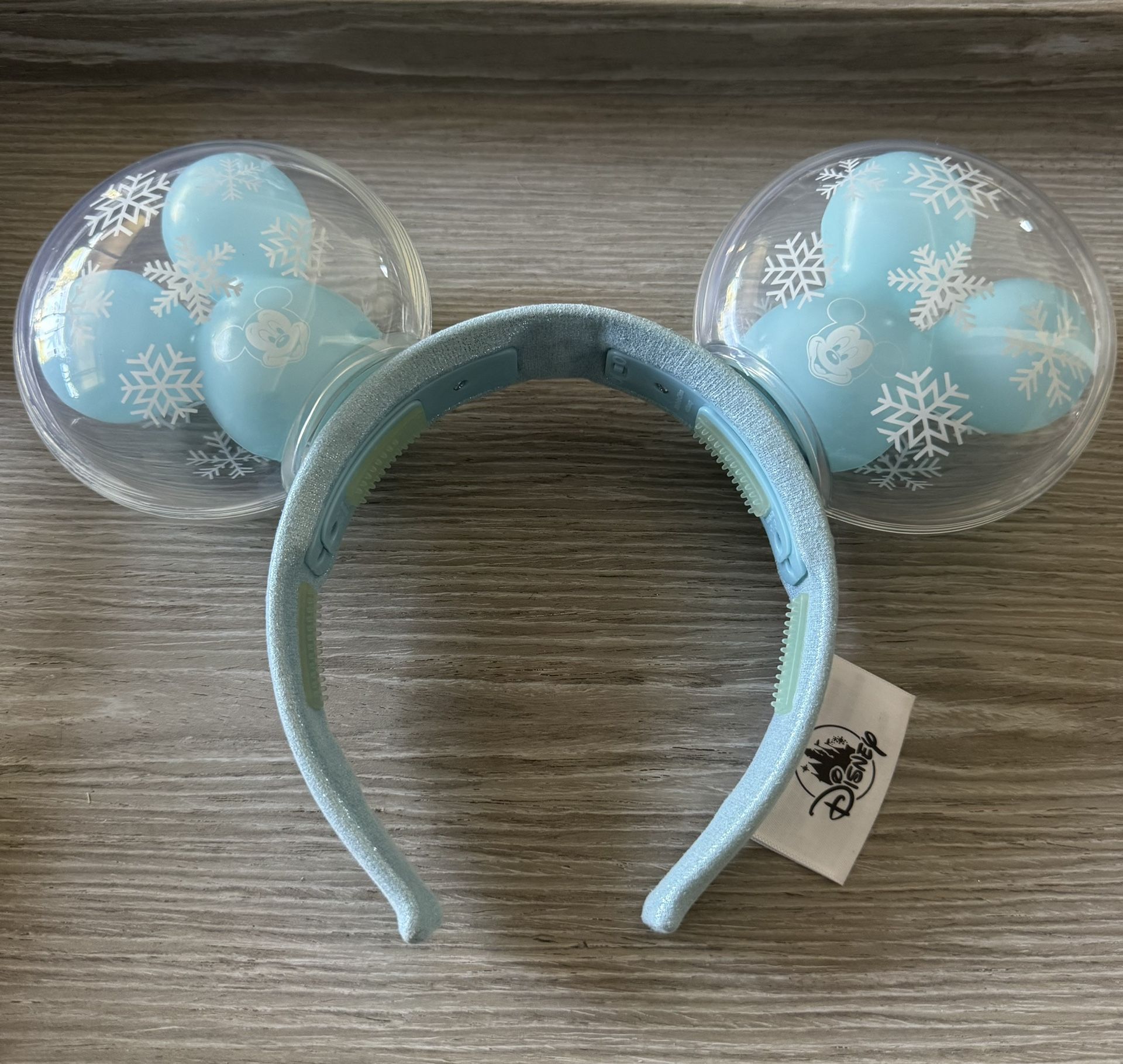 Authentic Disney Parks 2020 Christmas Mickey Snowflake Light Up Balloons Ears