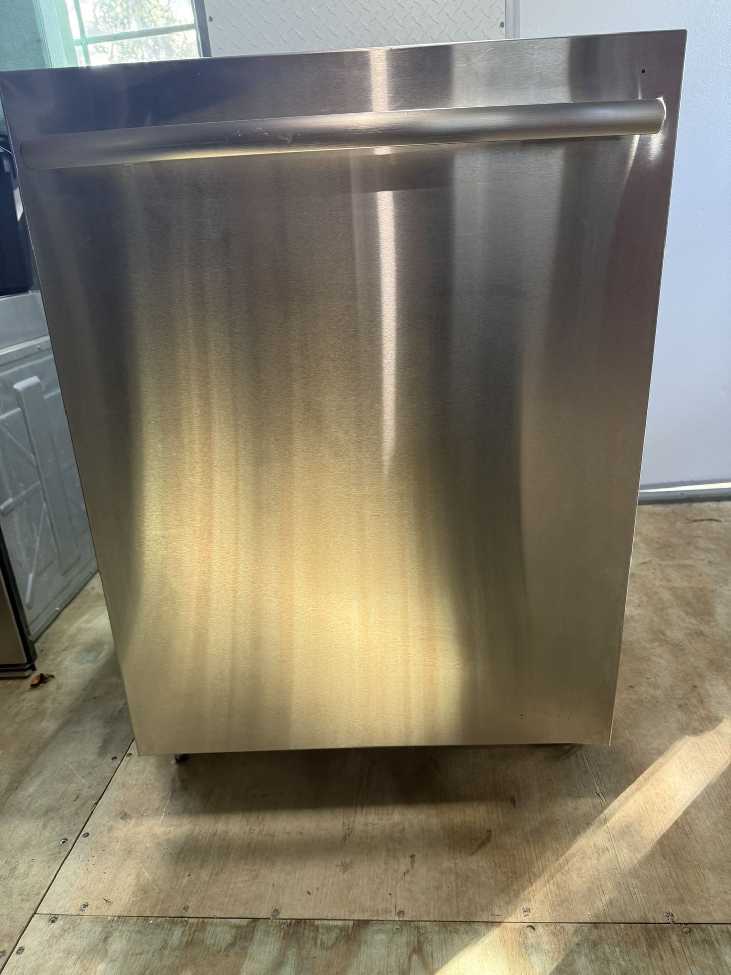 Jenn-Air  Dishwasher