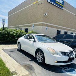 $3000 Couple Nissan Altima V6 Great Condition Must go