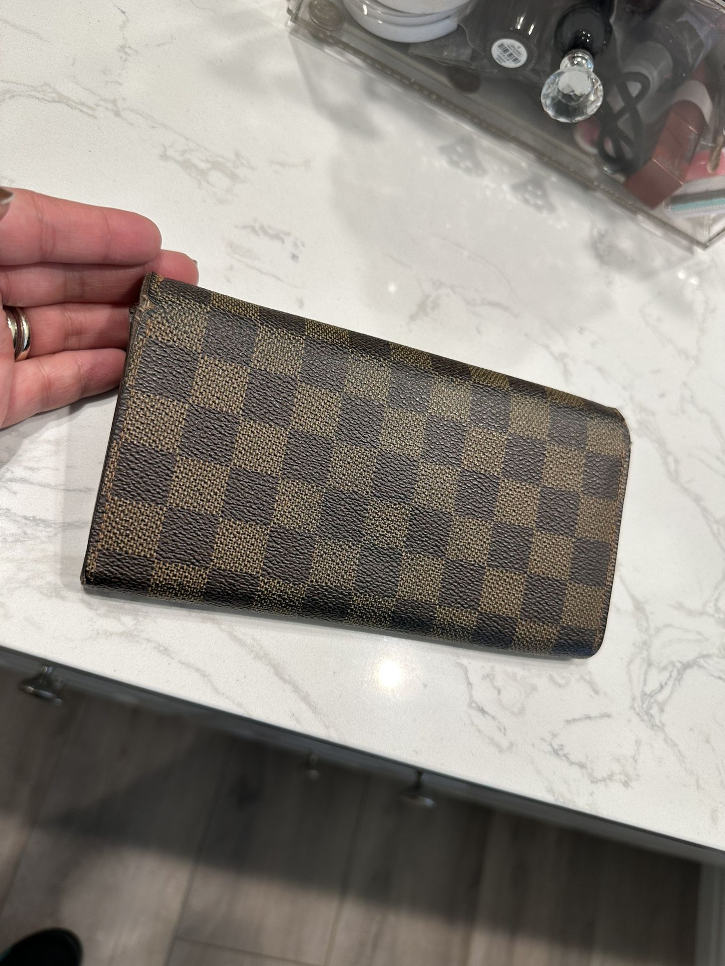 Authentic Louis Vuitton Daily Pouch for Sale in Ontario, CA - OfferUp