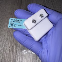 Stud Earrings 