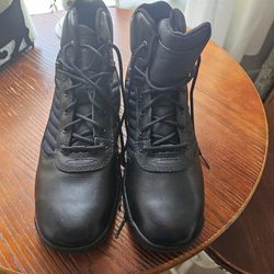Mens 9.5 MTA issue boots