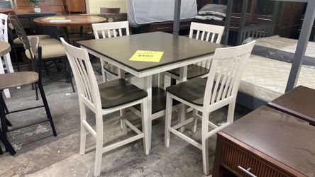 Dining Table & 4 Chairs