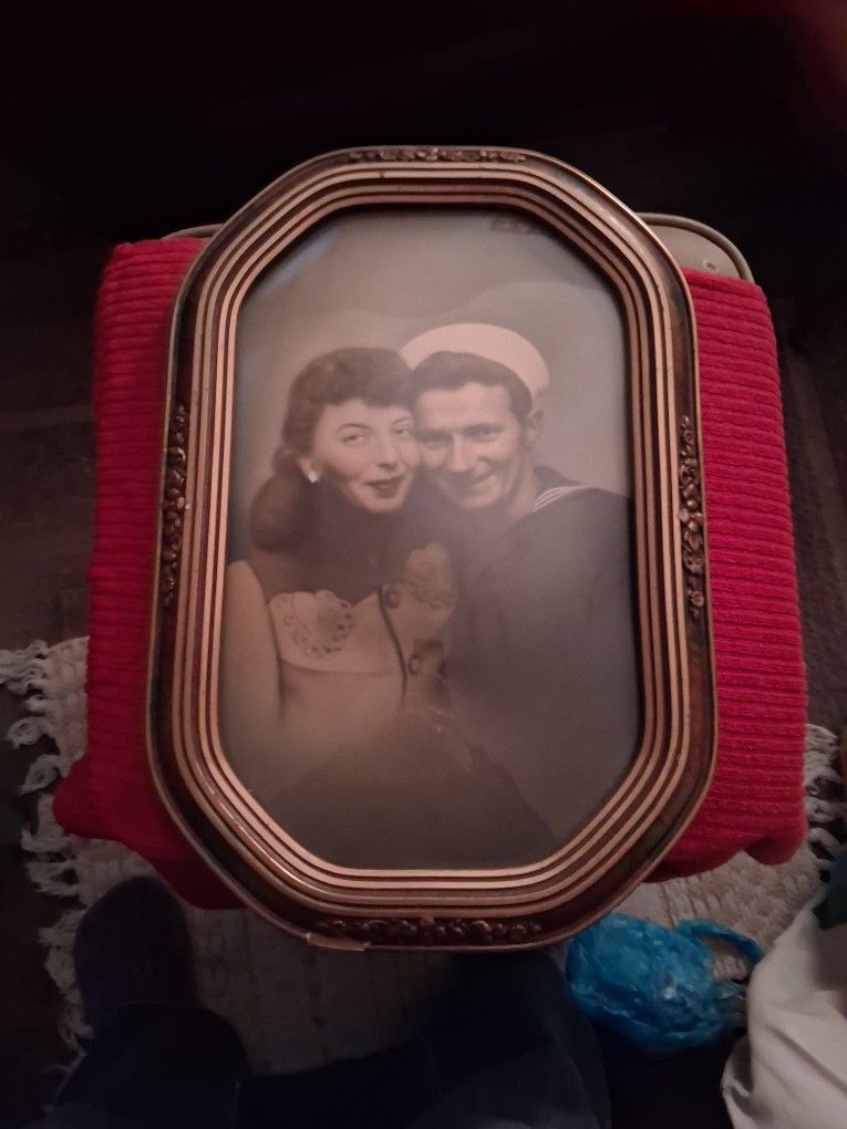 ART DECO FRAME WITH CONVEX GLASS AFTER THE WAR* NAVY SWEETHEARTS *