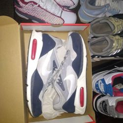 Airmax "Deluxe SE" Size 11 IN BOX