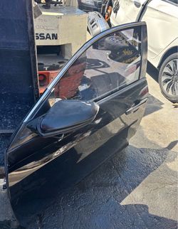 2016-2021 Honda Civic Left Driver Front Door $600 mirror not included