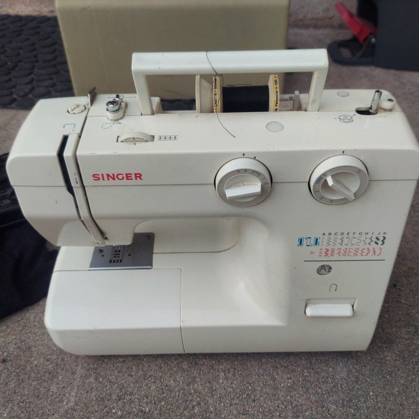 Singer Sewing Machine