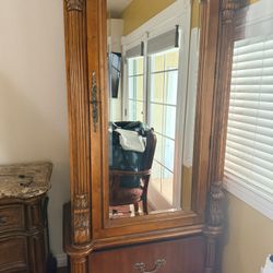 Pulaski Tall Display Hutch / Cabinet – Solid Wood