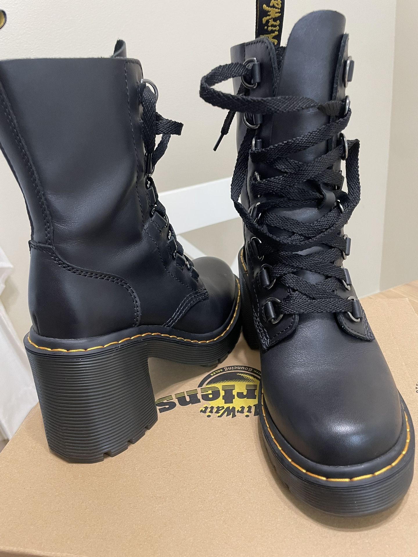 Doc Martens Chesney Boots 