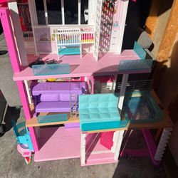 Barbie Doll House 