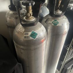 50 Lb CO 2 Tanks (4) 