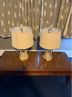 Lamps with 2 plugs in lamps