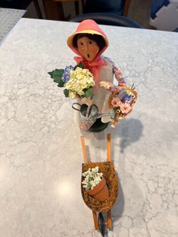 Byers Choice Caroler Gardener Figurine with Wheelbarrow