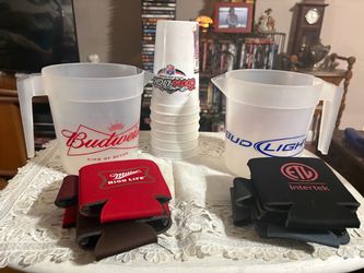 2 BEER PITCHERS, 6 CUPS & 8 KOOZIES BARWARE