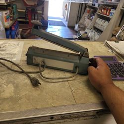 Bag sealer