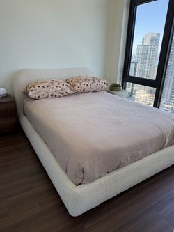 CB2 Diana White Bouclé Queen Bed | Perfect Condition