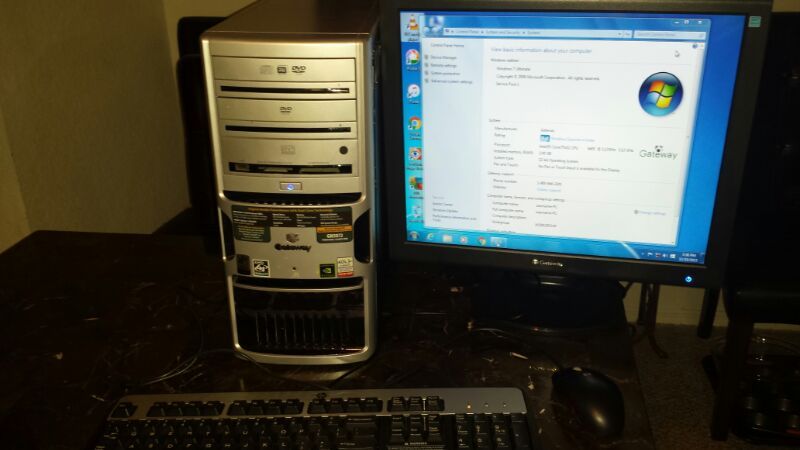 Gateway GM5072 Computer w/ Gateway 17' Monitor