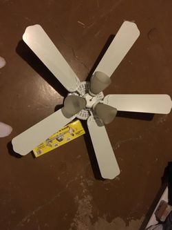 Ceiling fan with mount for sale. Like brand new.