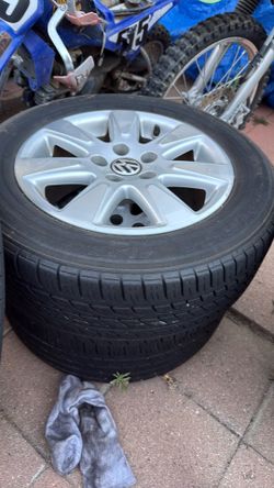 Jetta GTI Passat 16” set of 4 wheels and tires good condition