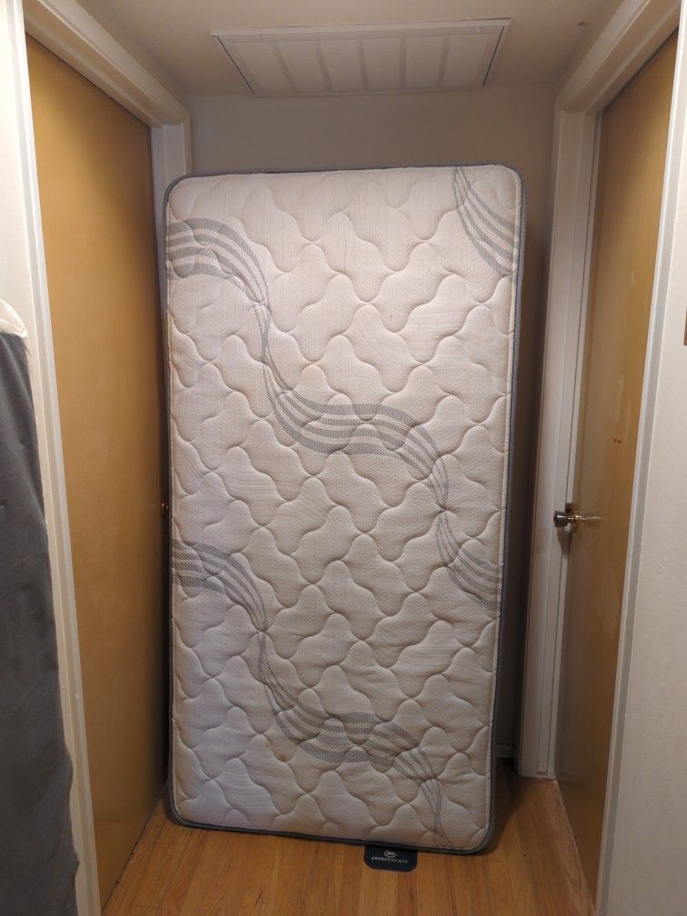Serta Twin Size Matress - Romford Firm Perfect Sleeper
