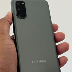 Samsung Galaxy S20  , Unlocked   for all Company Carrier ,  Excellent Condition  Like New