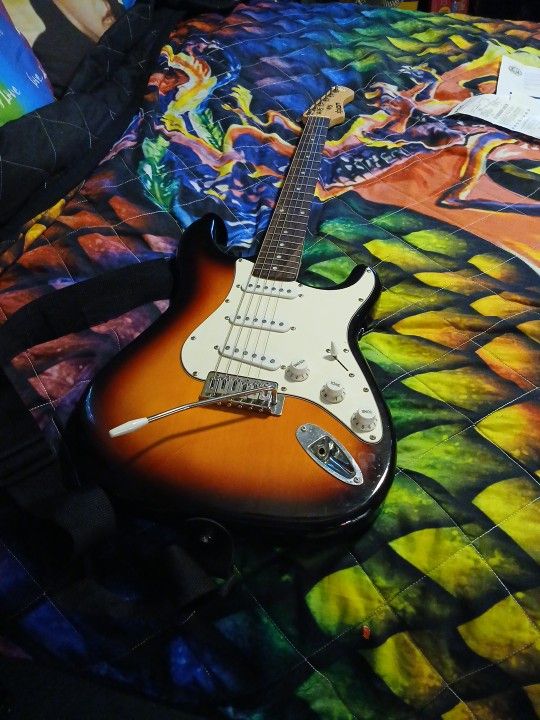 VERY NICE  GUITAR 