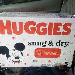 Huggies Baby Diapers  Size 5 Huge Value Size Box NEW