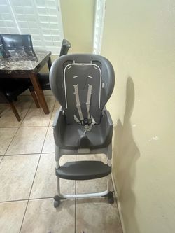 Gray Baby High Chair with 5-Point Harness
