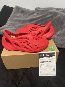 Yeezy Foam RNNR “ Vermillion “ Size 10 OG All 