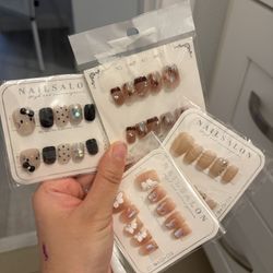 4pcs Cartoon Short Square Press on Fake Nails （new）