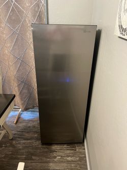 Stand up Freezer- Vissani 6.9 cu ft