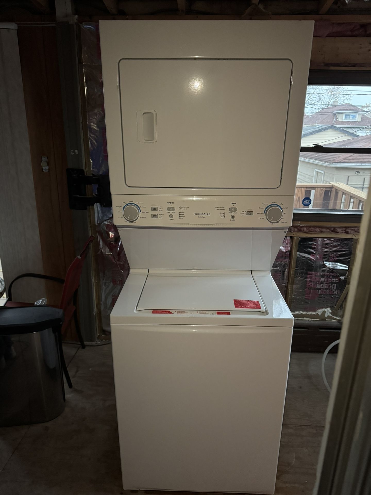 Frigidaire Stackable Washer/Dryer (Electric)