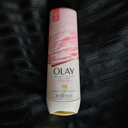 $7 Each (2 Available) Olay Indulgent Moisture Body Wash With Vitamin B3 Notes Of Rose And Cherry 20oz