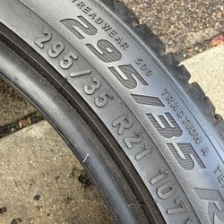 Porsche Cayenne 295/35/21 Pirelli (2 Tires) $80.00/ Both