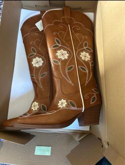 Cowgirl boots new