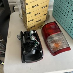 Toyota T100 Luces Traseras