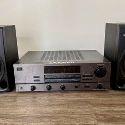 Sony TA-AV521 Audio/Visual Stereo Amplifier Dolby Pro Logic with two Yamaha NX-GX5 bookshelf speakers. 