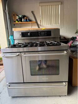 Frigidaire Professional 40” Dual Fuel Range / Stove -m