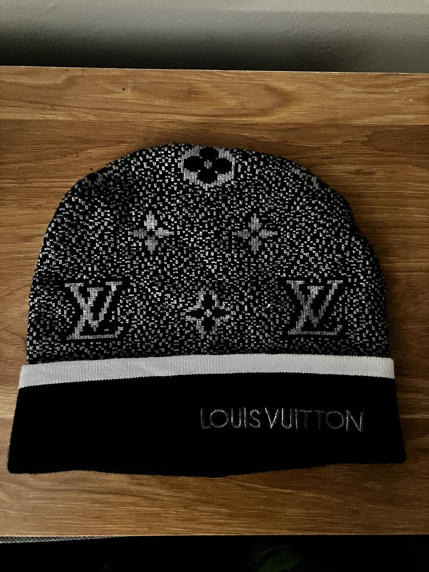 brand new lv beanie