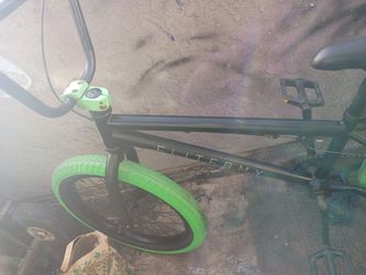 Elite BMX stealth 20 -inch freestyle BMX bike