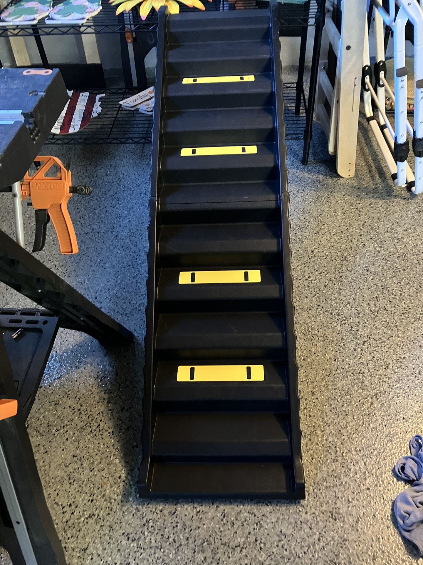 Heavy Duty Plastic Dog Ramp Folds Up