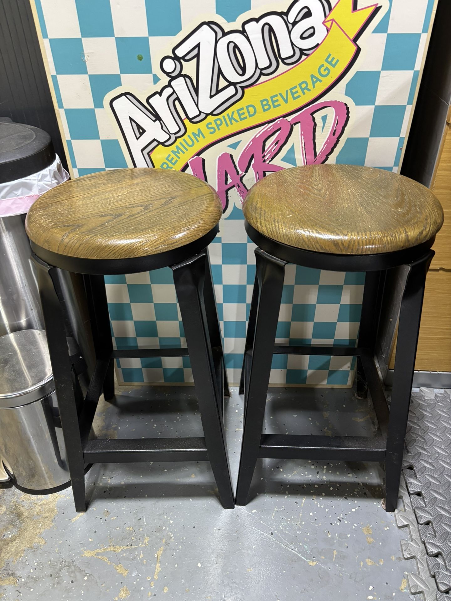 2 Bar Stools