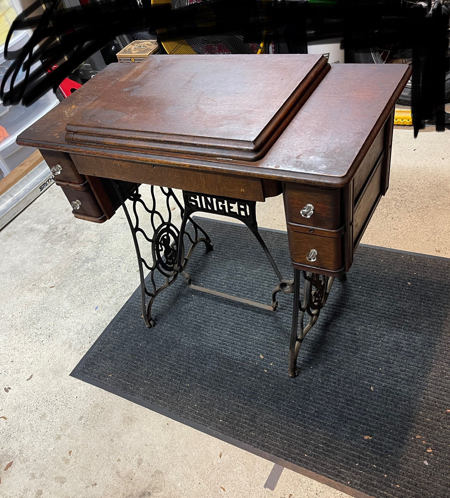 Antique Singer 1913 Sewing Machine Desk No Machine Great For Coffee Table Station Vintage Decor